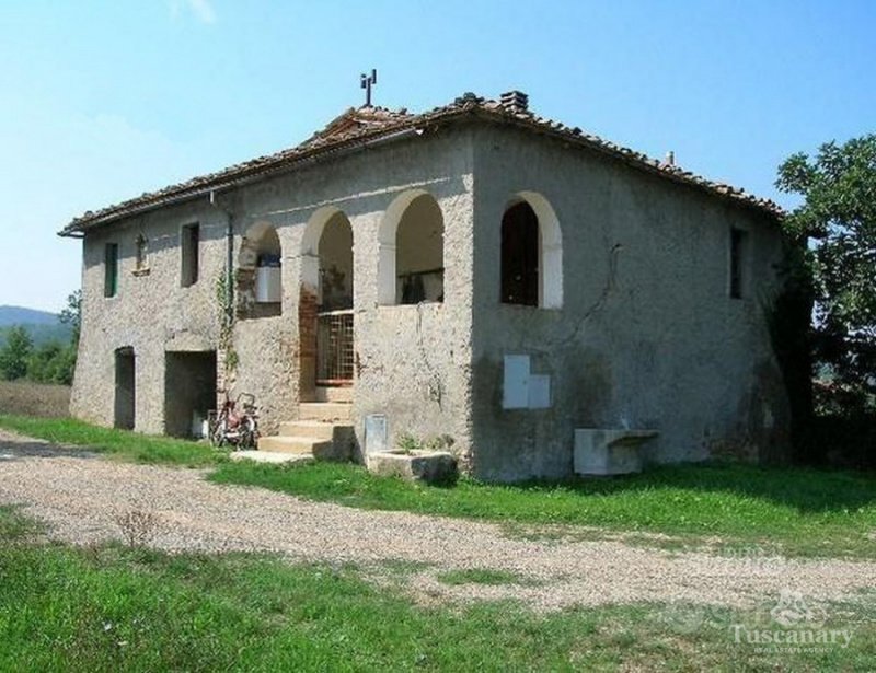 Klein huisje op het platteland in Monticiano