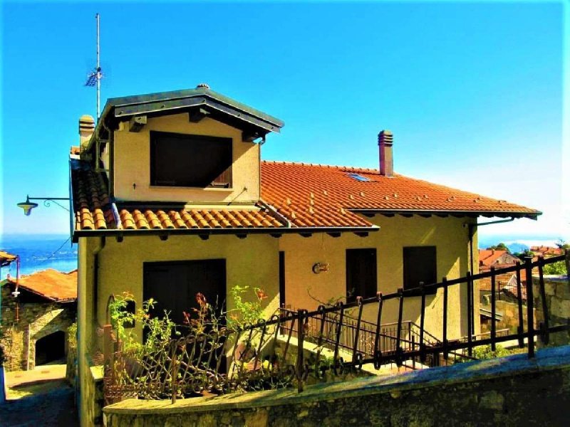Maison individuelle à Massino Visconti