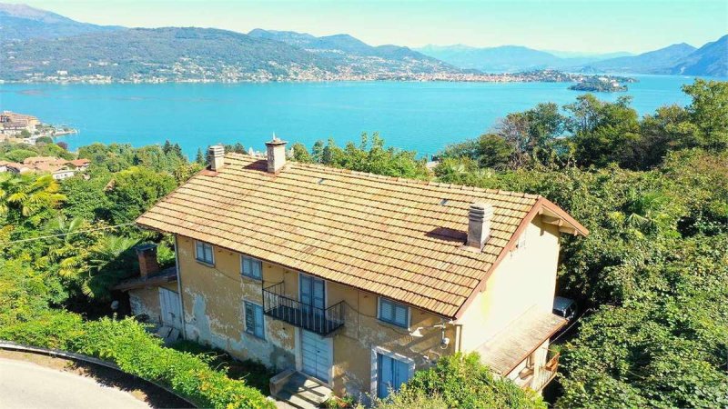 Detached house in Baveno