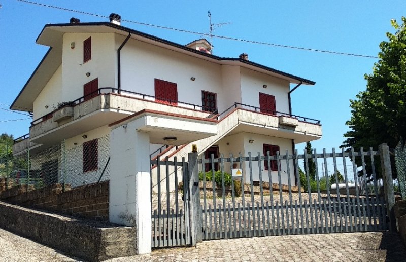 Maison individuelle à Colledara