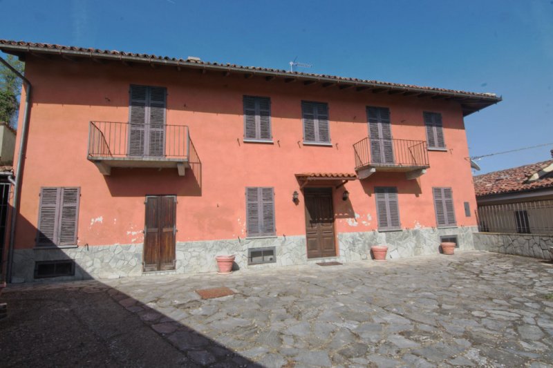 Half-vrijstaande woning in Vignale Monferrato